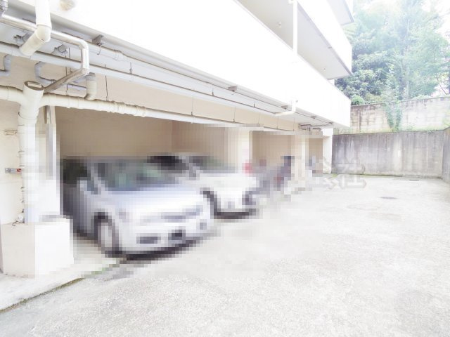 日生住宅小金井マンションの駐車場