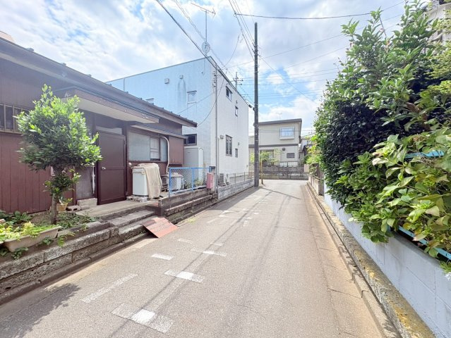 鶴ヶ島市上広谷　建築条件なし売地　東武東上線『鶴ヶ島駅』徒歩9分　の前面道路含む現地写真