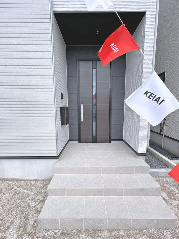 新築戸建・新築建売　郡山市富久山町8期　明健小・明健中の玄関|モニター付きインターホンで訪問者を確認できるので、防犯対策やプライバシー保護など安心です！
