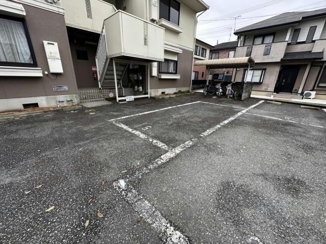 モントンの駐車場