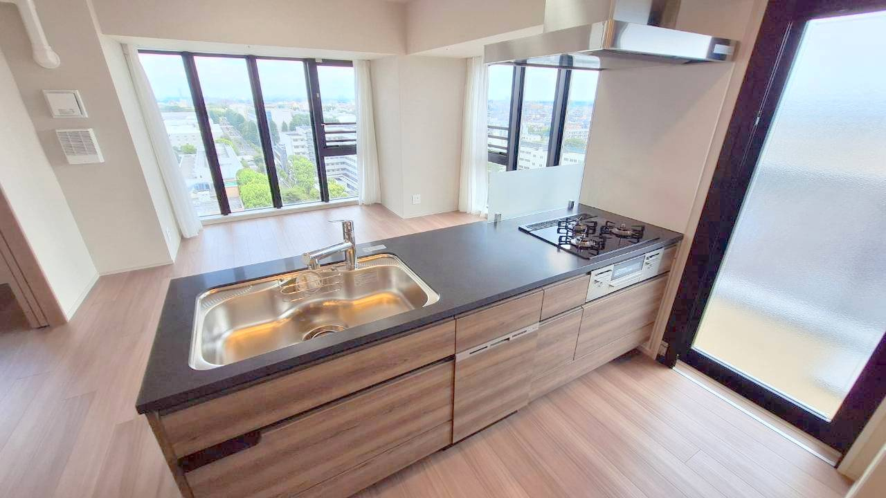 アトラスタワー小平小川のキッチン|※同タイプ別部屋の参考写真となります。