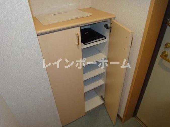 フォーシーズンズ八柱　特典：仲介手数料が無料です!!のその他共用部分|落ち着いた玄関です
