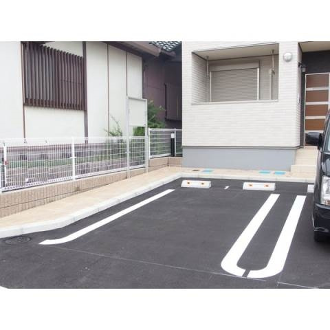 リバーサイド稲熊の駐車場