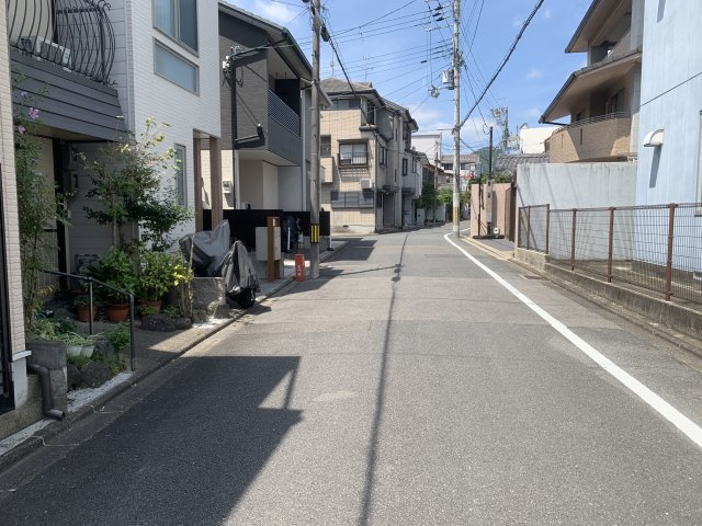 京都市北区紫竹大門町　中古一戸建の前面道路含む現地写真