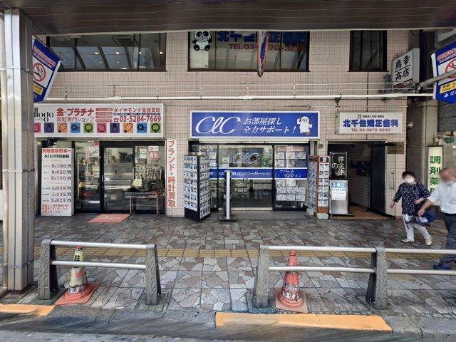田辺ビルのエントランス