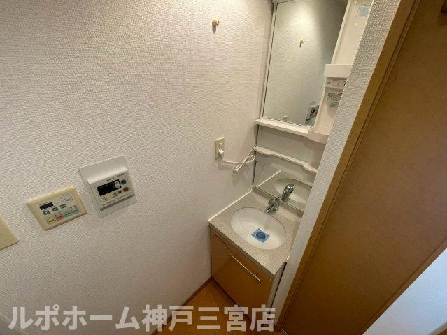 エステムコート新神戸エリタージュの洗面所