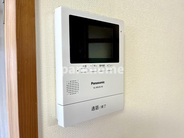 コーポレッドハットのセキュリティ|TVモニター付きインターホン