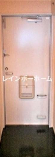 クレイノスヨンの玄関