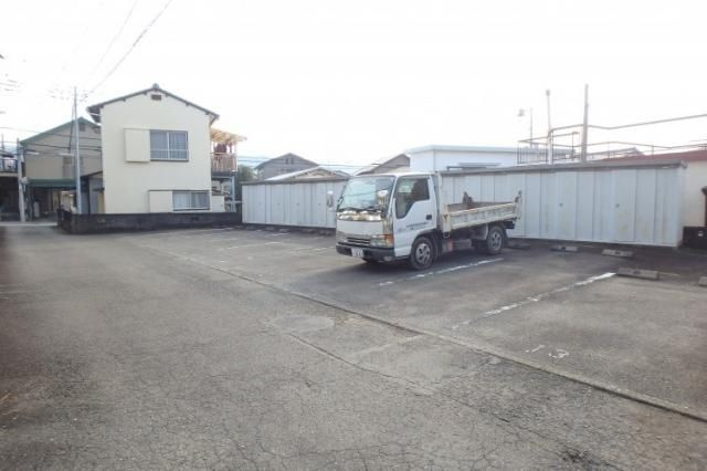楠の台ハイツの駐車場