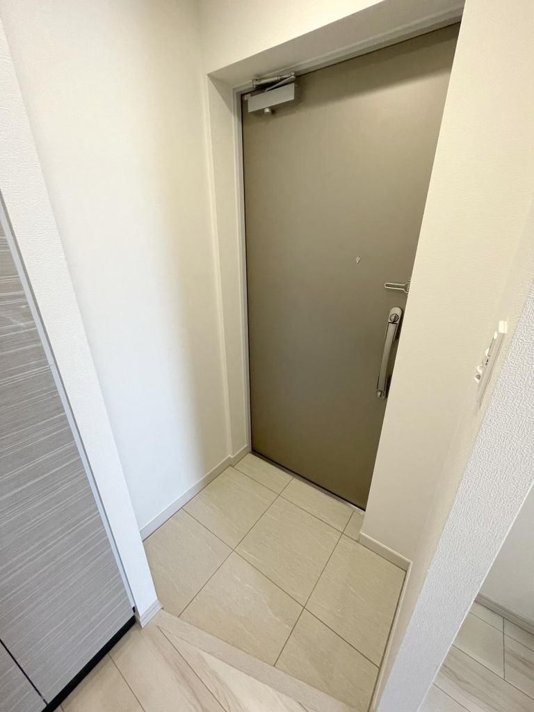 クオリタス押上の玄関