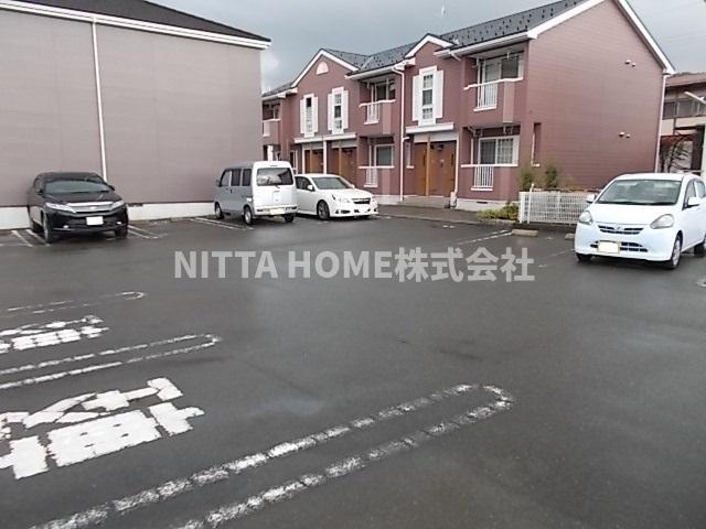 与謝郡与謝野町字岩滝のアパートの駐車場|敷地内に駐車場があります◎