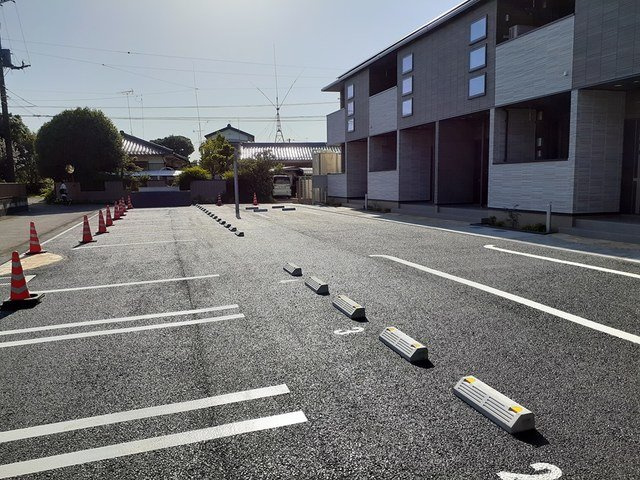 セレーネ藤沢の駐車場|車をお持ちの方に嬉しい駐車場付きの物件です