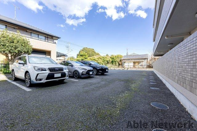 ヒルトップテラスの駐車場