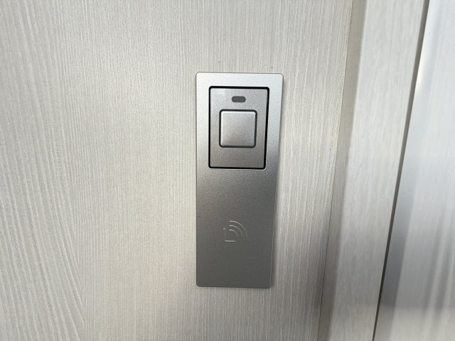 豊見城市豊見城（全4棟）ラスト1号棟の玄関|スマートキー♪　※同仕様写真です