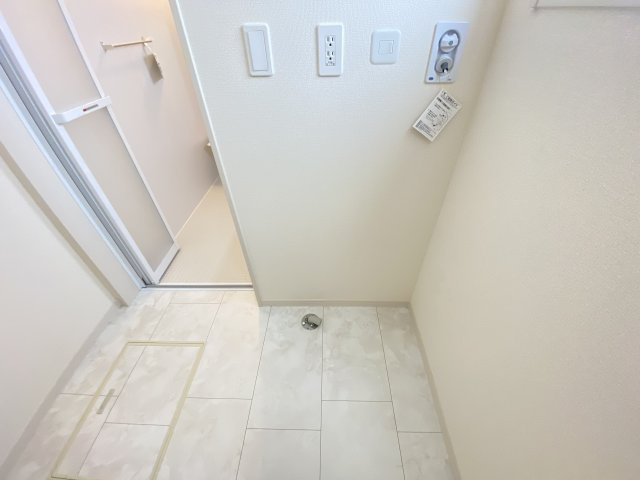 豊見城市豊見城（全4棟）ラスト1号棟のランドリースペース|※同仕様写真です
