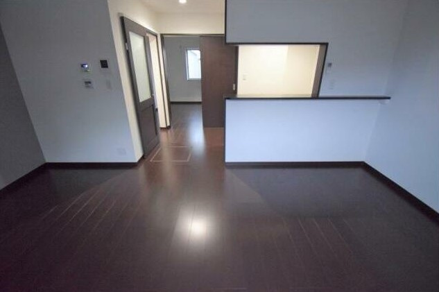 川崎市多摩区菅城下のアパートの居間・リビング