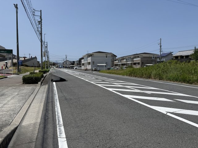 常滑市虹の丘3丁目　売地の前面道路含む現地写真|前面道路