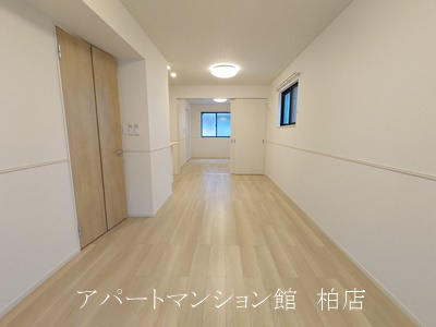 ジェルメ柏D棟の居間・リビング