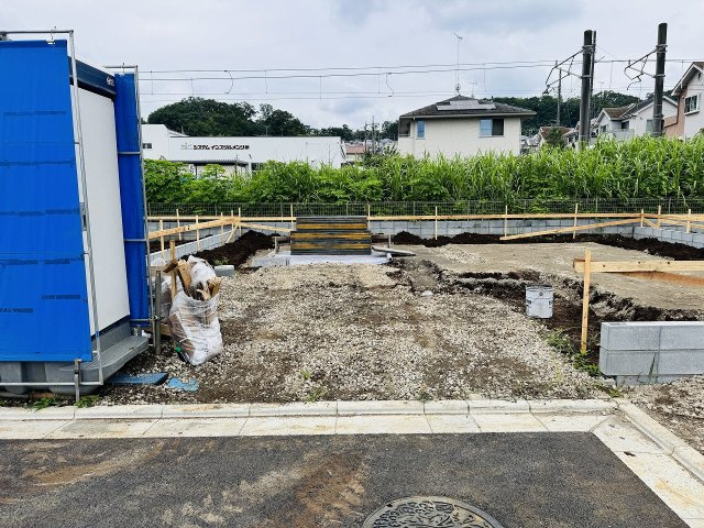 八王子市　小宮町　新築一戸建て　４期の駐車場|～2台駐車可能カースペース～