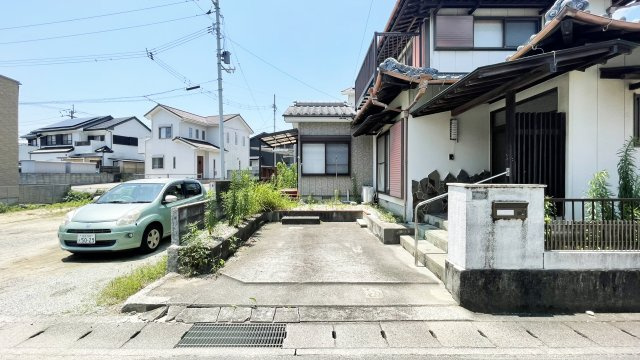 撫養町木津字南川屋482-20　借家の駐車場