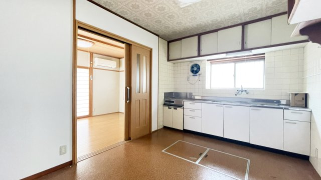 撫養町木津字南川屋482-20　借家の居間・リビング