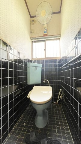 撫養町木津字南川屋482-20　借家のトイレ