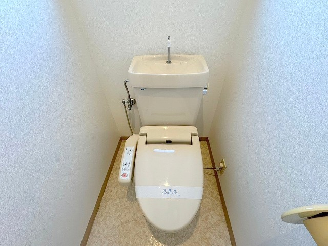 大阪市東淀川区東中島１丁目の賃貸マンションのトイレ