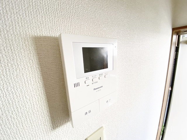 エンブレム赤羽のセキュリティ|モニター付きインターホンです☆