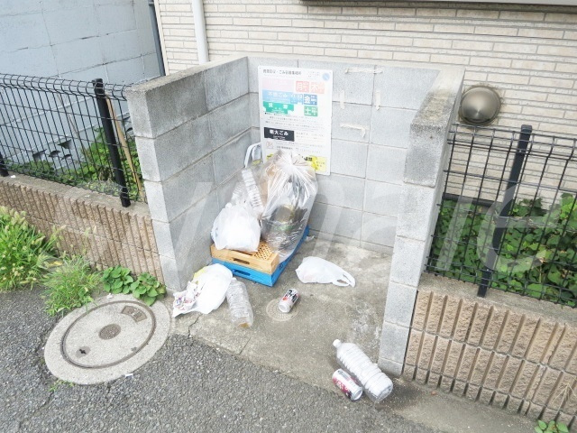 エンブレム赤羽のその他共用部分|ゴミ置場です☆