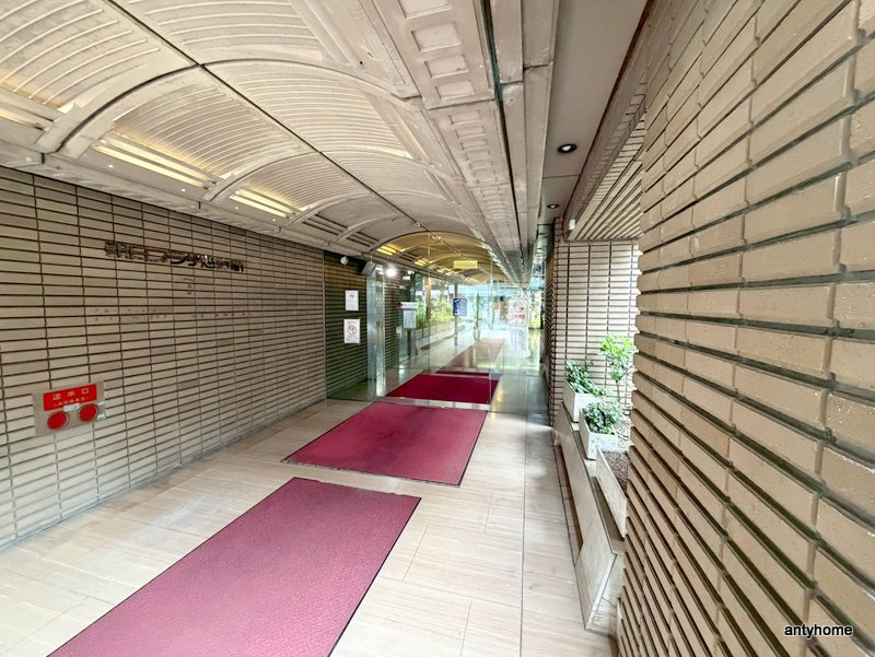 朝日プラザ心斎橋　仲介手数料無料のエントランス