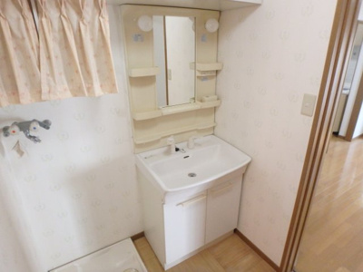 【設備】 | アイビー館 | 忙しい朝に助かる洗髪洗面化粧台