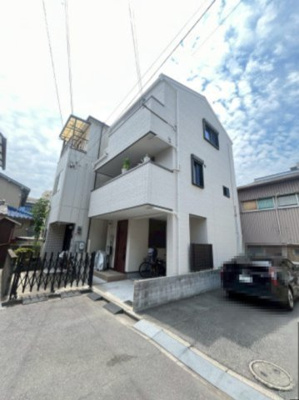 【外観】 | 吹田市片山町１丁目中古戸建 | こちらの物件近くの教育施設や、スーパー・公園など、物件周辺の住環境を併せてご案内させて頂きます。ぜひ、現地での暮らしをイメージなさって下さい！