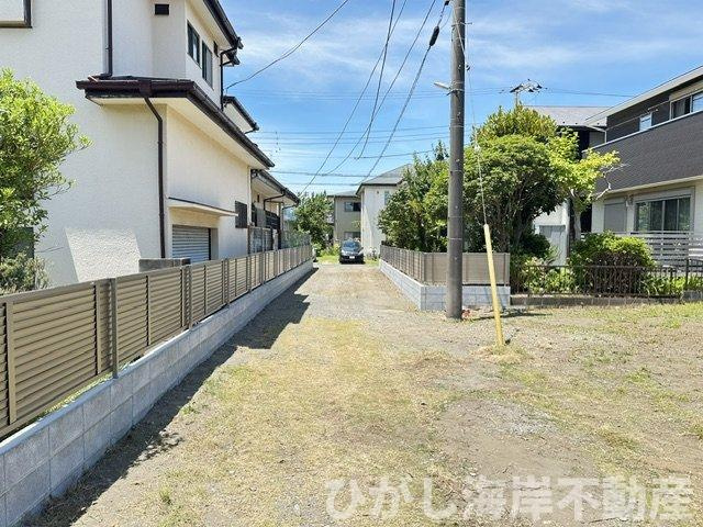 茅ケ崎市東海岸南5丁目　売地　全２区画の前面道路含む現地写真|現地外観