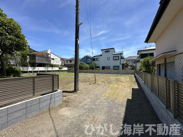茅ケ崎市東海岸南5丁目　売地　全２区画の前面道路含む現地写真|現地外観