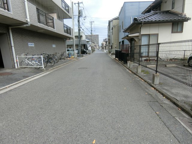 リバーコートの周辺