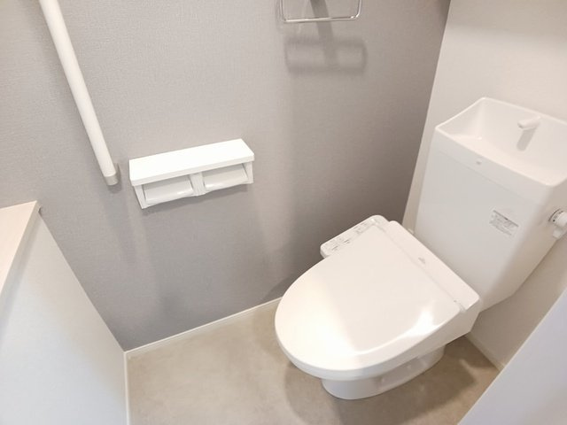 【トイレ】 | デュルセ大財 | ゆったりとした空間のトイレです
