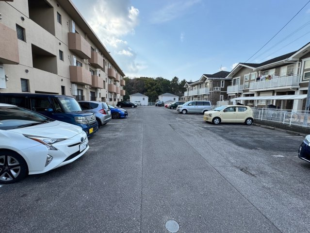 スカイハイツ秋葉の駐車場