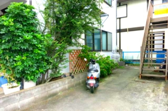 相模原市南区若松３丁目のアパートのエントランス