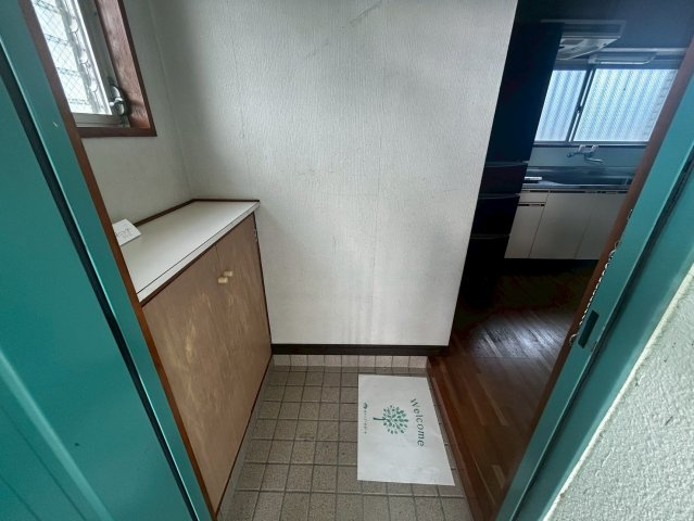 グリーンマンションの玄関