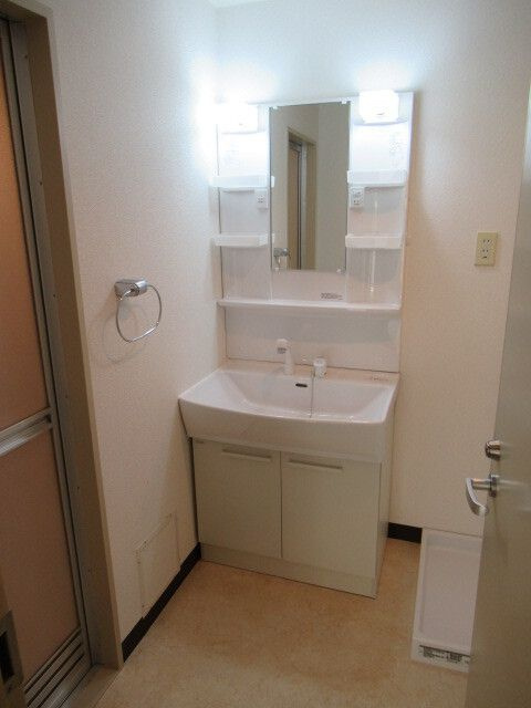鉄飛坂マンションの独立洗面台