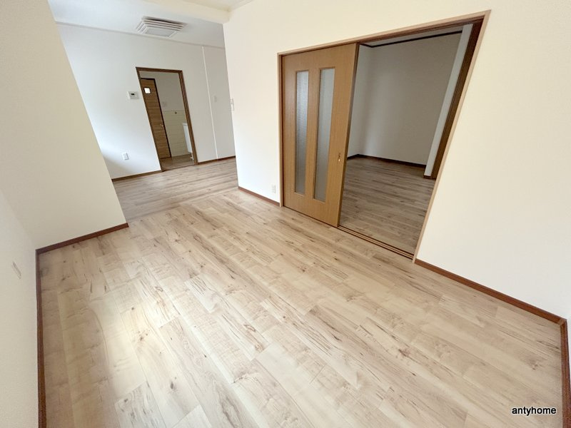 鈴江マンション　仲介手数料無料の居間・リビング