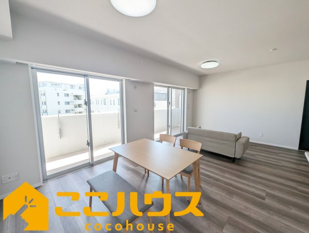 グランドパレスマリンコート西原の居間・リビング|LDK21.5帖