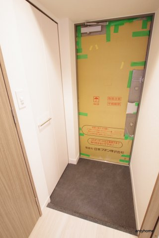 ファステート難波グランプリ　仲介手数料無料の玄関