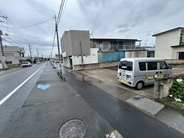 新築　前橋市朝日が丘町1期　LIGNAGE　１号棟の前面道路含む現地写真|現地写真　西側接道幅員約13ｍ