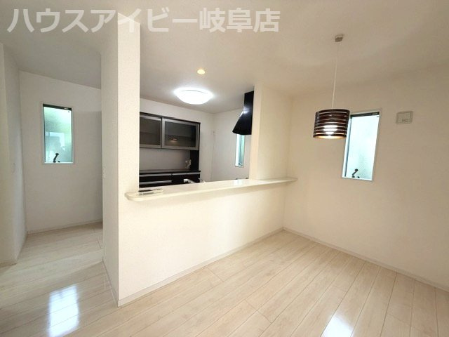 【居間・リビング】の画像