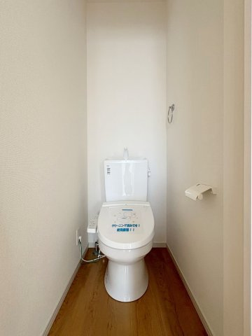 上桂西居町のトイレ|多機能なウォシュレット付！温かい便座でホッと一息つけちゃう至福の空間に。（R8.7撮影）