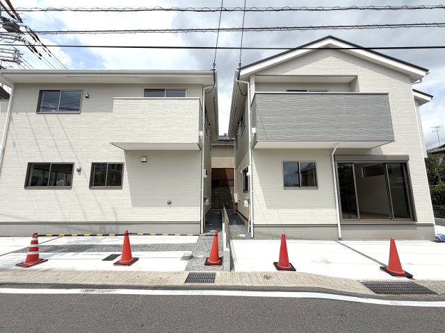 上桂西居町の外観|各号地お車駐車２台可能！
ご夫婦でマイカーを持てたり、来客用駐車スペースにも嬉しい♪