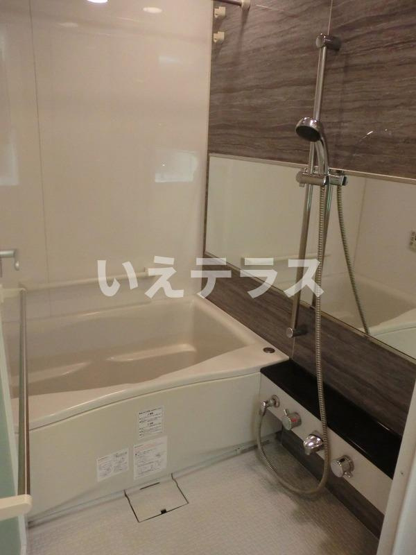 トア山手フラッツの浴室