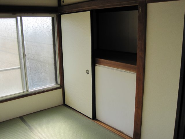 上広谷牛木貸家の和室|リフォーム前の写真です