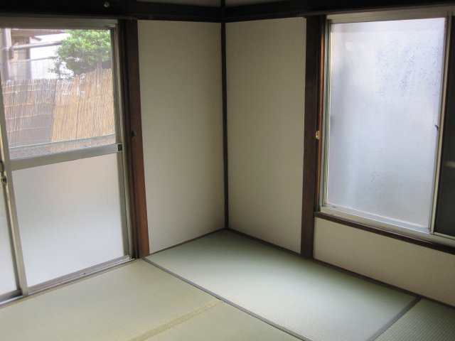 上広谷牛木貸家の和室|リフォーム前の写真です
